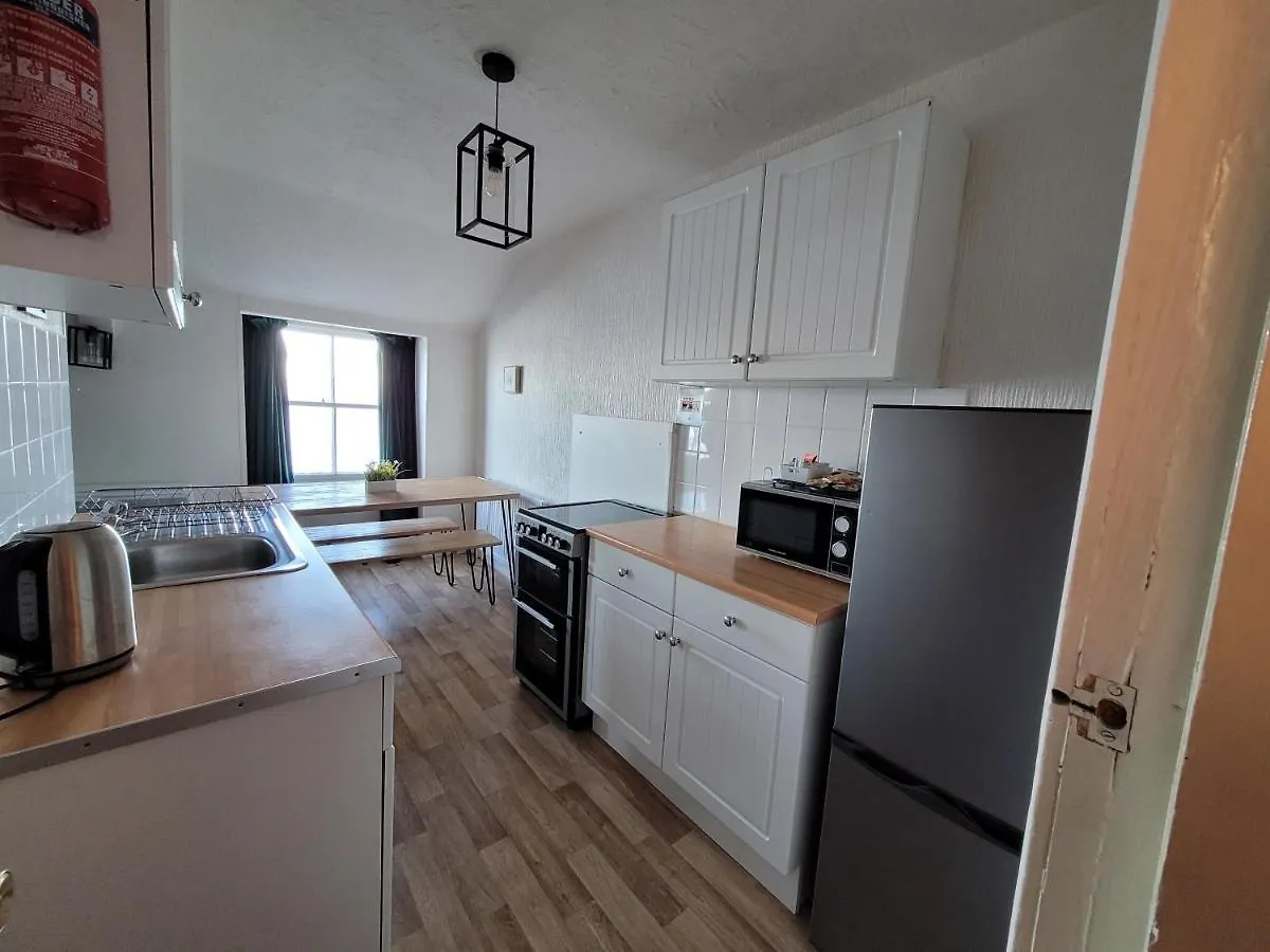 Sea View Penthouse Flat 6 With Fast Wifi And Free Parking Apartment Scarborough 0*,