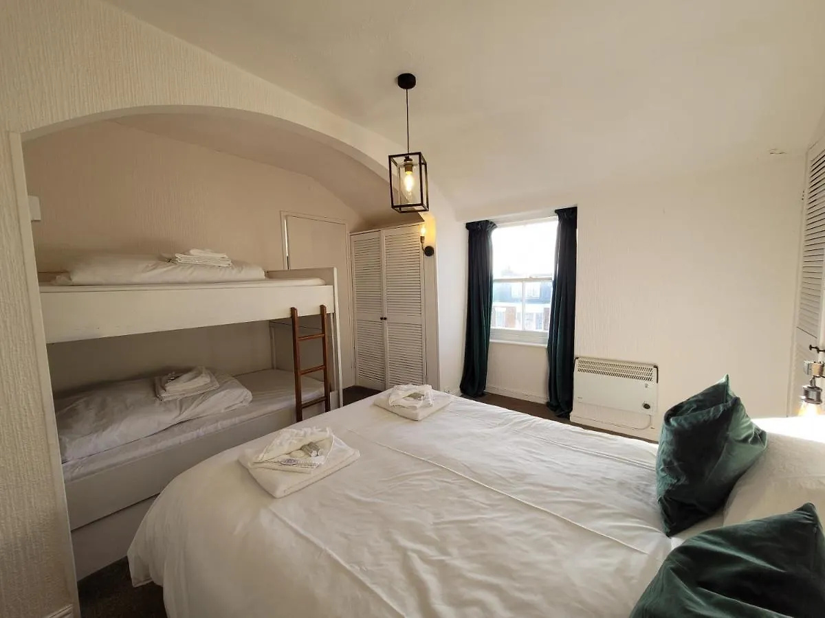 Sea View Penthouse Flat 6 With Fast Wifi And Free Parking Apartment Scarborough