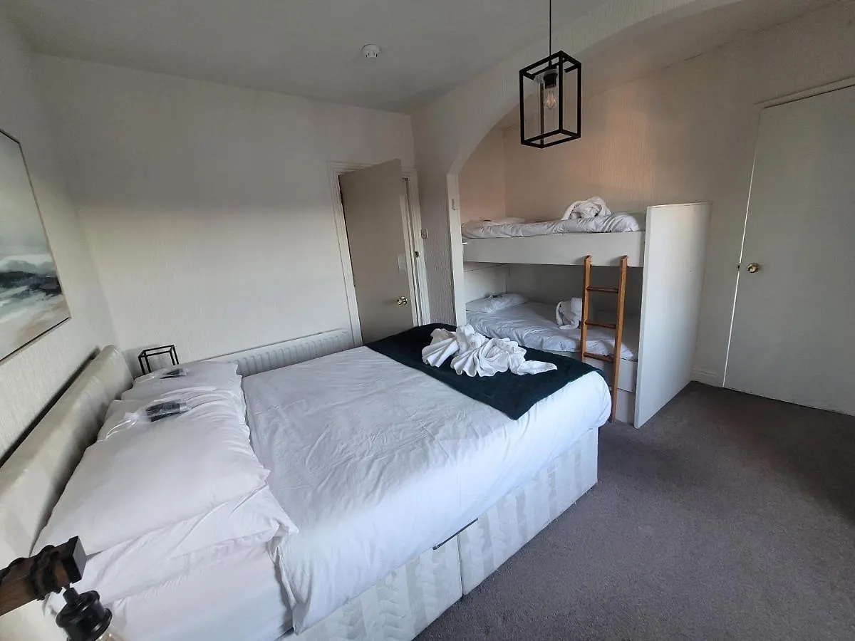 Sea View Penthouse Flat 6 With Fast Wifi And Free Parking Apartment Scarborough
